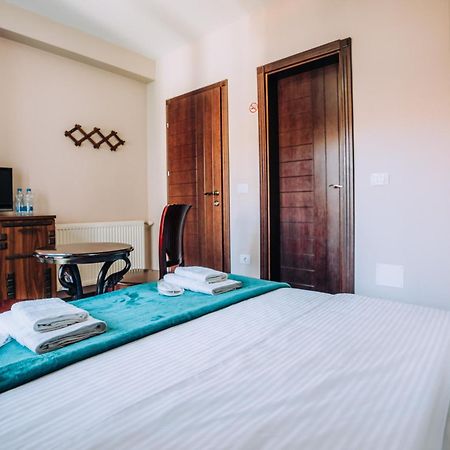 Villa Sara Lake View أوهغيد المظهر الخارجي الصورة